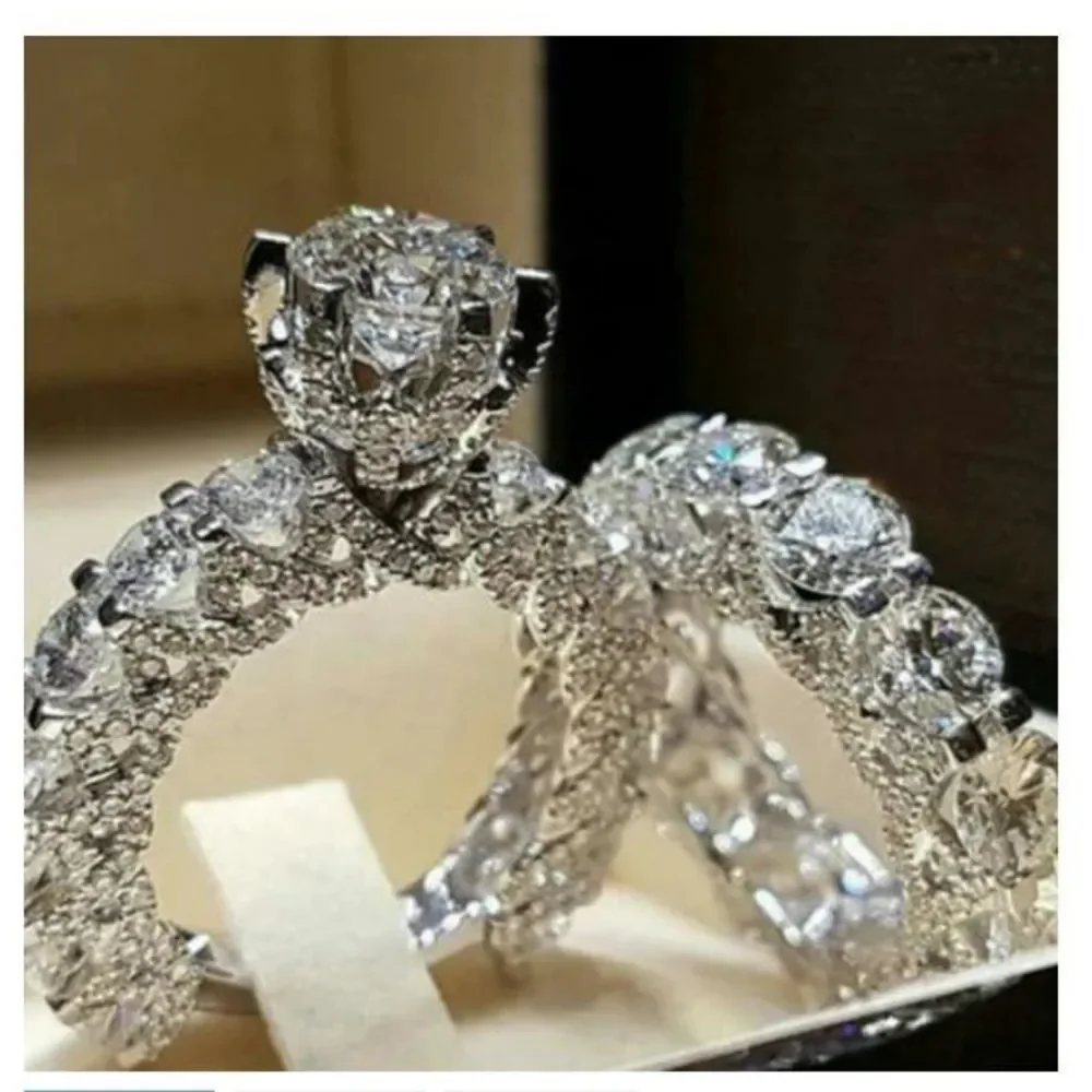 Gorgeous Diamond Wedding Set - Picture 1 of 3